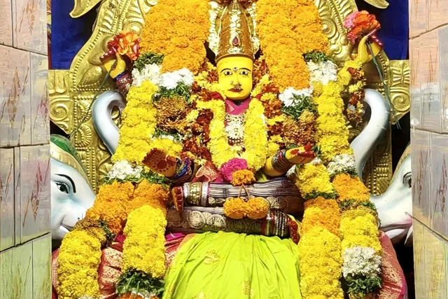 శ్రీ పార్వతి అమ్మవారికి శ్రీ మహాలక్ష్మి అలంకారం