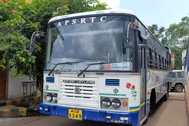 విద్యార్థుల కోసం కొత్త బస్‌ సర్వీస్‌ ప్రారంభం