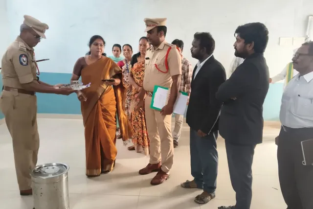 ఉప కారాగారాన్ని సందర్శించిన జిల్లా జడ్జి శ్రీలక్ష్మి