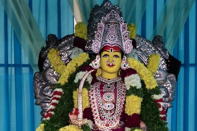 బాసరలో మూలా నక్షత్రం సందర్భంగా కాత్యాయనీ అలంకారంలో అమ్మవారు బాసరలో మూలా నక్షత్రం సందర్భంగా కాత్యాయనీ అలంకారంలో అమ్మవారు