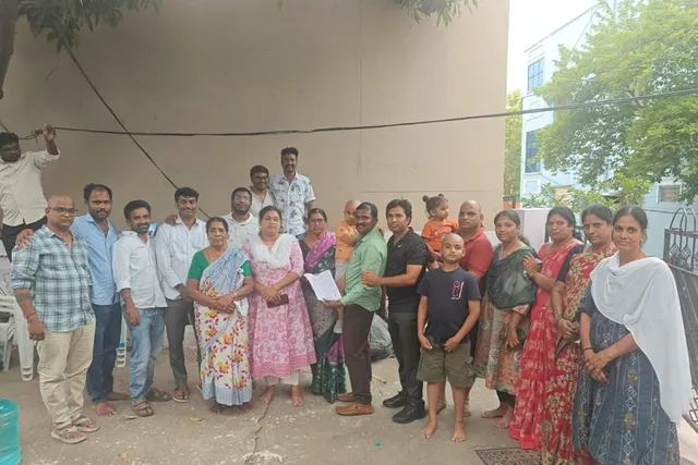 మిత్రునీ కుటుంబానికి అండగా తోటి మిత్రులు