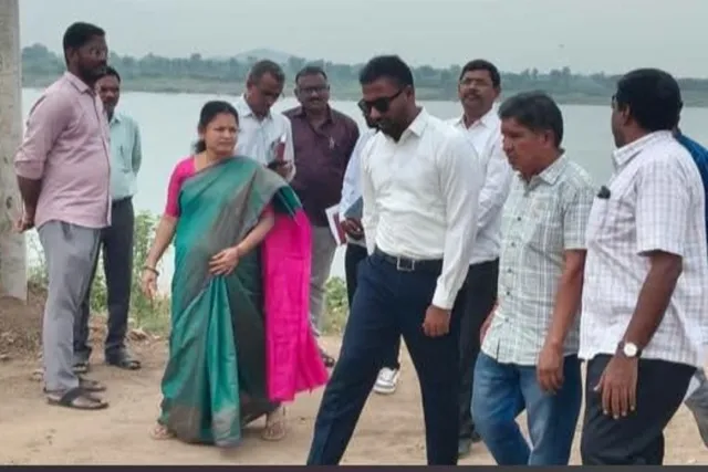 గోదావరి పుష్కరాల అభివృద్ధి పనులను పరిశీలించిన చైర్ పర్సన్