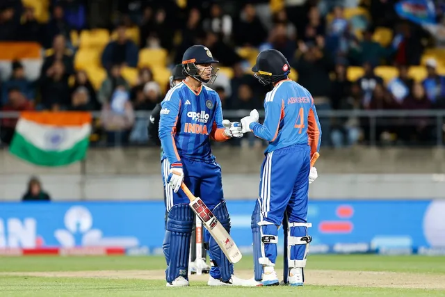 6 ఓవర్లకు భారత్ స్కోరు 118/0