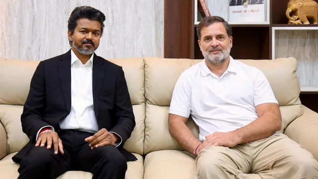 சென்னை வந்தடைந்தார் ராகுல் காந்தி..  CM விஜய் இல்லத்தில் விருந்து