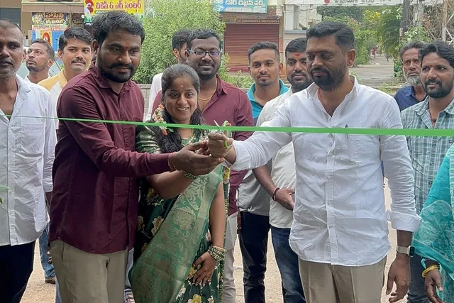 యువత స్వయం ఉపాధి వైపు అడుగులు వేయాలి: పేరం గోపికృష్ణ
