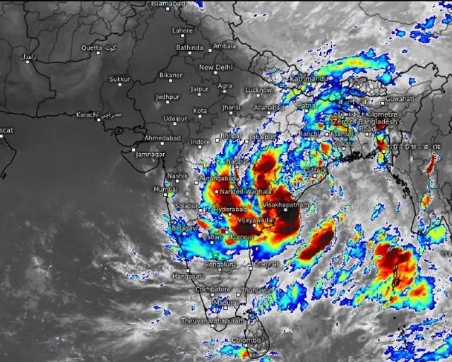 రాత్రి ఈ జిల్లాల్లో భారీ వర్షాలు