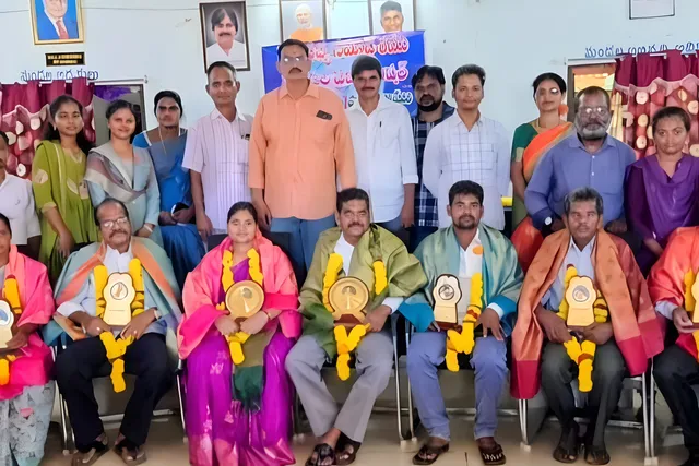 ప్రజా ప్రతినిధులకు ఘన సన్మానం