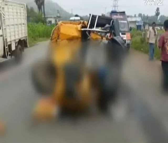 Lorry and auto collide.. All three died on the spot