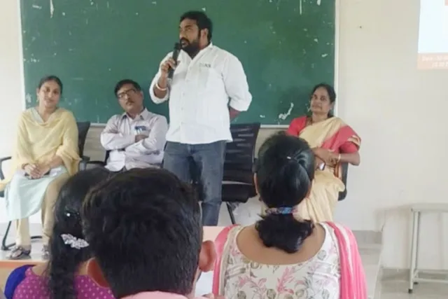 యువత స్వయం ఉపాధి అవకాశాలు సృష్టించుకోవాలి..మచ్చ సురేష్