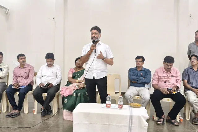 విద్యాశాఖ అధికారులతో ఎమ్మెల్యే ధర్మరాజు సమీక్షా సమావేశం