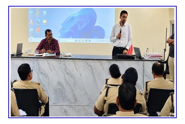 సమీక్ష సమావేశంలో DFO సిద్ధార్థ్ విక్రమ్ సింగ్