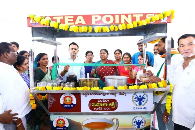 మంత్రి సీతక్క చేతుల మీదుగా ఇందిరా మహిళా శక్తి క్యాంటీన్ ప్రారంభం
