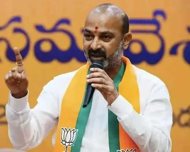 బీజేపీ నేతల హౌస్‌ అరెస్ట్ దుర్మార్గం: బండి సంజయ్
