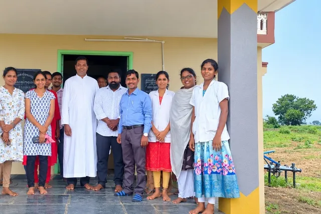 థైరాయిడ్ గ్రంథివాపు, గడ్డలు పట్ల అప్రమత్తత అవసరం : సర్జన్ థైరాయిడ్ గ్రంథివాపు, గడ్డలు పట్ల అప్రమత్తత అవసరం : సర్జన్