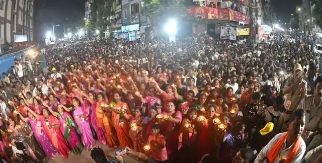 ఖైరతాబాద్‌ బడా గణేశుడికి ‘మహా హారతి’