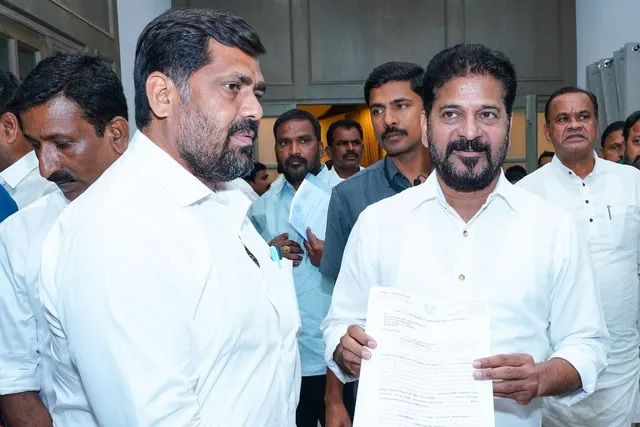 సీఎం కు జిల్లా లోని సమస్యలను విన్నవించిన డీసీసీ అధ్యక్షుడు