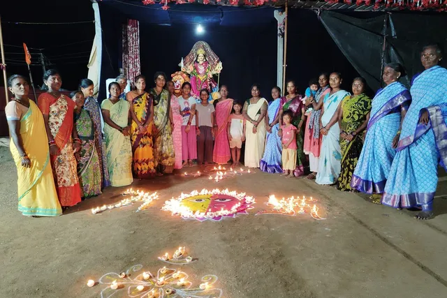 లస్మన్నపల్లిలో కార్తీక దీపోత్సవం: దుర్గాదేవి సన్నిధిలో భక్తిశ్రద్ధలతో దీపాల వెలుగులు లస్మన్నపల్లిలో కార్తీక దీపోత్సవం: దుర్గాదేవి సన్నిధిలో భక్తిశ్రద్ధలతో దీపాల వెలుగులు