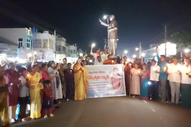 హరిణి హత్యపై జూలూరుపాడులో కొవ్వొత్తుల ర్యాలీ