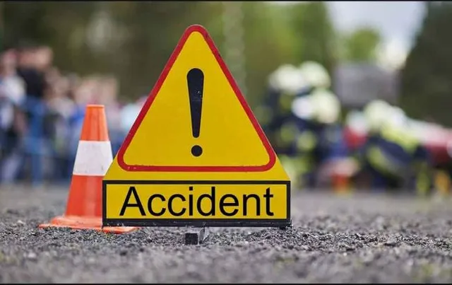 అదుపుతప్పిన స్కూటీ.. వ్యక్తి మృతి