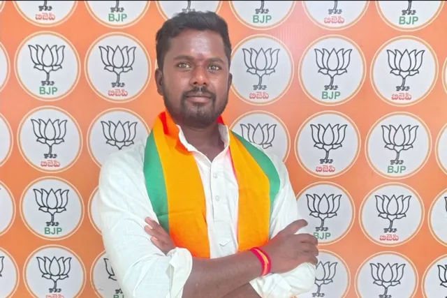 ఫీజు రీయింబర్స్మెంట్ బకాయిలు విడుదల చేయాలి..: రామకృష్ణ ఆర్కే ఫీజు రీయింబర్స్మెంట్ బకాయిలు విడుదల చేయాలి..: రామకృష్ణ ఆర్కే