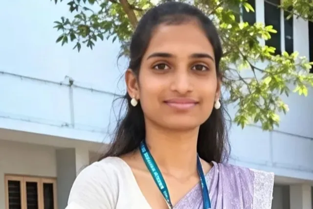 బతుకమ్మ వేడుకలో విషాదం: సంబరాల్లో యువతి మృతి