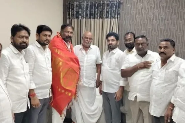 మంత్రి వాకిటి శ్రీహరిని సన్మానించిన ఎమ్మెల్యే ప్రేమ్ సాగర్ రావు