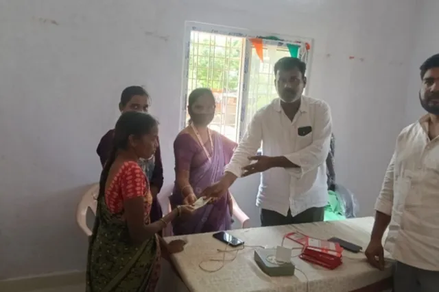 ఇందిరా నగర్ లో పెన్షన్ల పంపిణీ