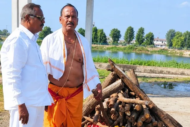 అనాథ మృతదేహానికి అంత్యక్రియలు నిర్వహించిన రిటైర్డ్ ఏఎస్ఐ అనాథ మృతదేహానికి అంత్యక్రియలు నిర్వహించిన రిటైర్డ్ ఏఎస్ఐ