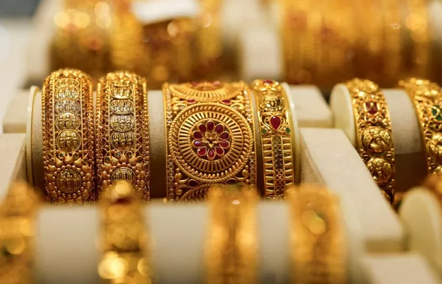 తగ్గిన బంగారం ధరలు