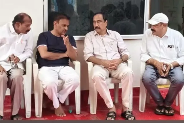 డాక్టర్ రఘును పరామర్శించిన జగిత్యాల ఎమ్మెల్యే సంజయ్ కుమార్