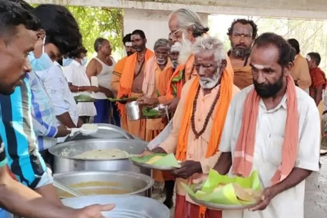 బాల గణేష్ యూత్ ఆధ్వర్యంలో అన్నదానం, ప్రసాద కార్యక్రమం బాల గణేష్ యూత్ ఆధ్వర్యంలో అన్నదానం, ప్రసాద కార్యక్రమం