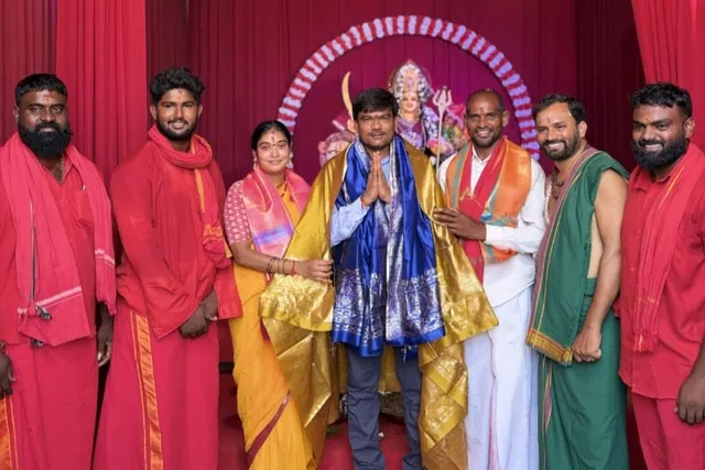 లింగాపూర్ దుర్గామాతకు ప్రత్యేక పూజలు చేసిన డీసీసీ అధికార ప్రతినిధి లింగాపూర్ దుర్గామాతకు ప్రత్యేక పూజలు చేసిన డీసీసీ అధికార ప్రతినిధి
