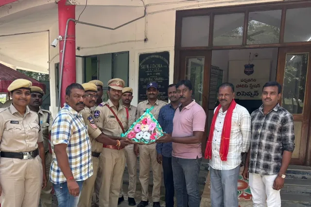 పర్వతగిరి ఎస్సైగా రాజ్కుమార్ బాధ్యతల స్వీకరణ పర్వతగిరి ఎస్సైగా రాజ్కుమార్ బాధ్యతల స్వీకరణ