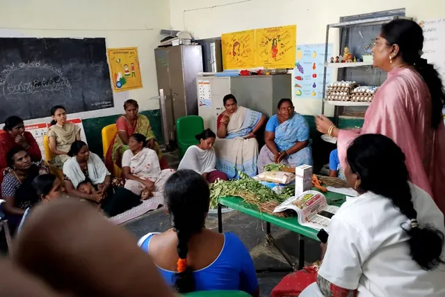 స్వర్ణపాలెం అంగన్వాడీ కేంద్రంలో పోషణ మహోత్సవం