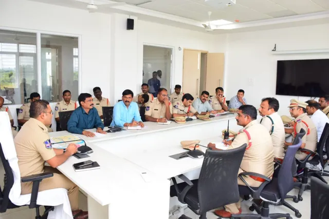 సీఎం పర్యటనపై పోలీసు అధికారులతో ఎస్పీ సమీక్ష