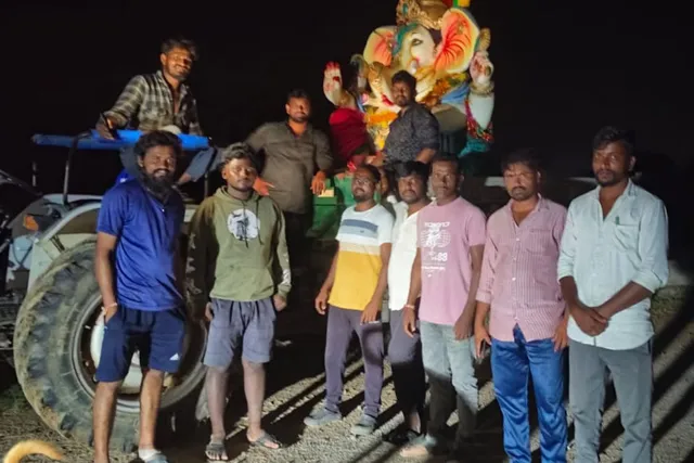 మల్లాపూర్ లో గణనాధుని నిమజ్జనం