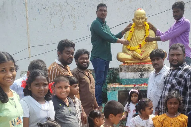 కొత్త సురవరంలో గాంధీ జయంతి: యువత ఆధ్వర్యంలో సేవా కార్యక్రమాలు