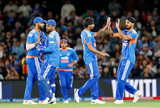 న్యూజిలాండ్ రెండు వికెట్లు డౌన్