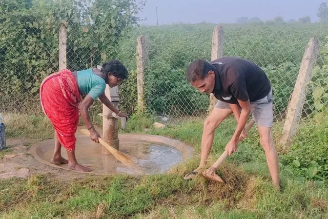 శ్రమదానంతో పరిశుభ్రత పనులు చేపట్టిన సామాజిక కార్యకర్త
