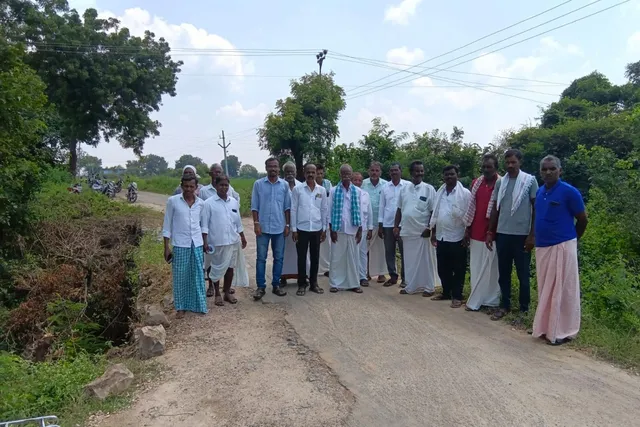 ఎర్రారంలో శిథిలావస్థలో ఉన్న రోడ్డు బ్రిడ్జిని పరిశీలించిన ఏఈ