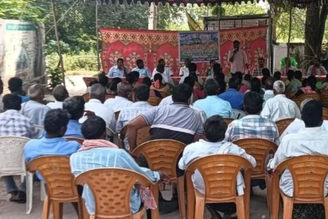 చొప్పదండిలో భూభారతి సర్వేపై అవగాహన స్మార్ట్ రేషన్ కార్డుల పంపిణీ
