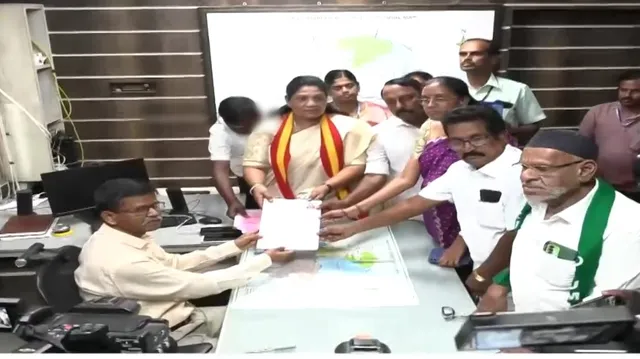 தவெகவின் சத்தியபாமா வேட்பு மனு தாக்கல்