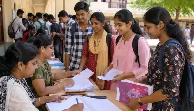 తెలంగాణలో డిగ్రీ కాలేజీల్లో పెరిగిన అడ్మిషన్స్