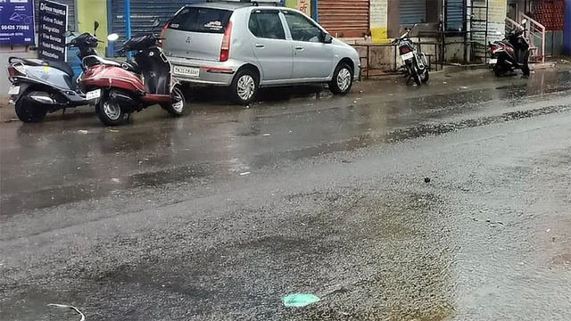 தென்காசியில் மின்னல் தாக்கி தொழிலாளி பலி
