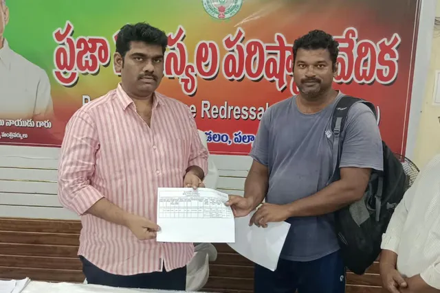 తహశీల్దార్ ఆదేశాలతో భూ సమస్య పరిష్కారం