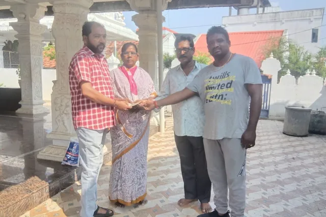 మండల స్థాయి అధికారి చేతుల మీదుగా పింఛన్ల పంపిణీ