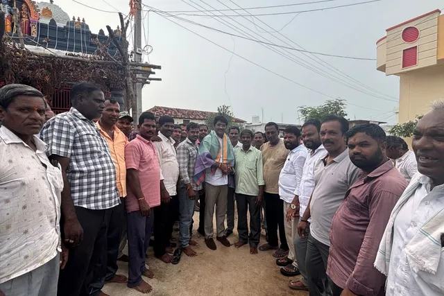 వినాయక నిమజ్జనంలో మాజీ జడ్పీటీసీ బాజిరెడ్డి జగన్‌కు ఘన సన్మానం