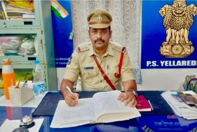 అటవీ అధికారులపై దాడి.. కేసు నమోదు