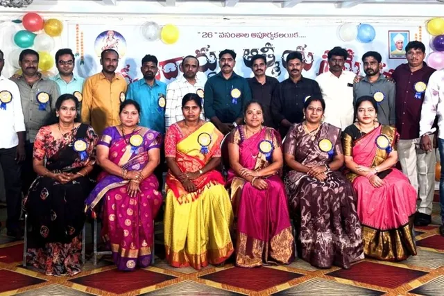 నేతాజీ పాఠశాలలో పూర్వ విద్యార్థుల ఆత్మీయ సమ్మేళనం