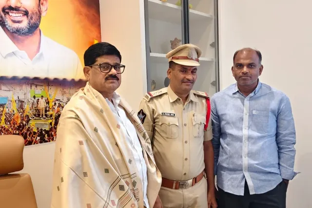 బద్వేల్ టిడిపి ఇన్చార్జిని కలిసిన ఎస్సై నాయక్